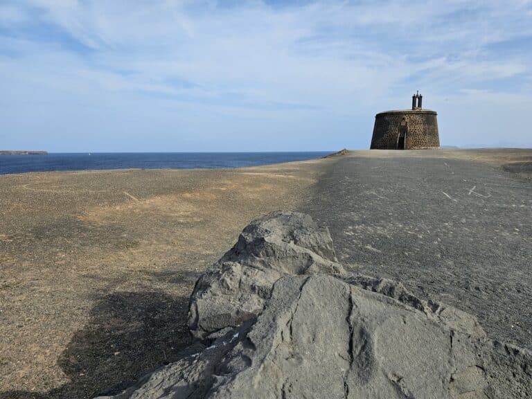 castillo de las coloradas playa blanca