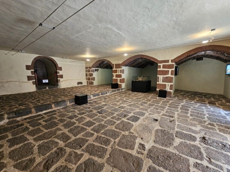 int&eacute;rieur ch&acirc;teau santa barbara teguise