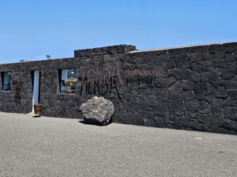 Timanfaya (50) façade boutique timanfaya